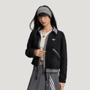 Areena Design <p>Upgrade your streetwear and fanwear rotation with the <strong>Adidas 3S Deluxe W Jacket</strong>, a statement jacket designed for a bold, modern look and easy everyday styling.</p><ul><li>Distinctive Adidas 3S Deluxe W Jacket inspired design</li><li>Versatile choice for casual wear, game day, events, or street style</li><li>Ideal for fans and collectors looking for standout apparel</li></ul> Women's Adidas 3S Deluxe W Jacket