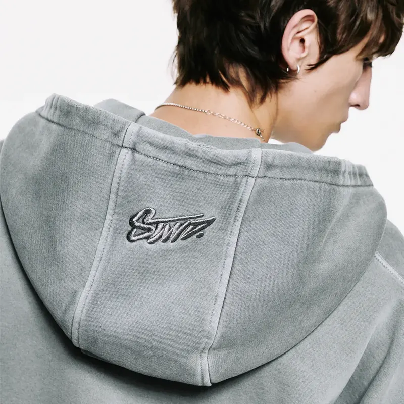 Pull And Bear STWD Hood Zip-up Sweatshirt 3 STWD Sweatshirt <p>Keep your everyday look clean and comfortable with the <strong>STWD Sweatshirt</strong>. This casual sweatshirt is an easy layering piece for relaxed outfits, streetwear styling and year-round off-duty wear.</p>