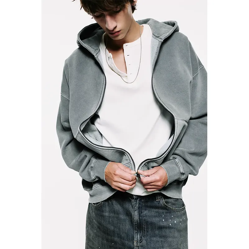 Pull And Bear STWD Hood Zip-up Sweatshirt 5 STWD Sweatshirt <p>Keep your everyday look clean and comfortable with the <strong>STWD Sweatshirt</strong>. This casual sweatshirt is an easy layering piece for relaxed outfits, streetwear styling and year-round off-duty wear.</p>