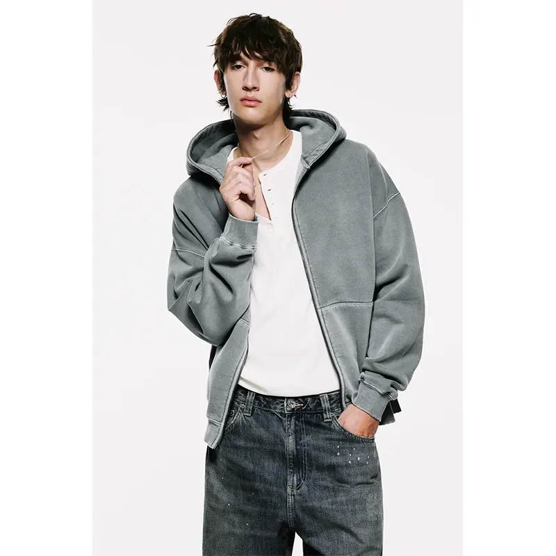 Pull And Bear STWD Hood Zip-up Sweatshirt 7 STWD Sweatshirt <p>Keep your everyday look clean and comfortable with the <strong>STWD Sweatshirt</strong>. This casual sweatshirt is an easy layering piece for relaxed outfits, streetwear styling and year-round off-duty wear.</p>