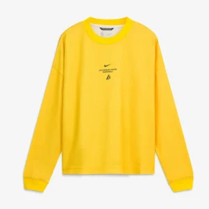 Areena Design <p>Shop the NBA x Nike Los Angeles Lakers 2026 Standard Issue Long Sleeve T-Shirt in Gold Fleece, made for comfortable everyday wear, easy layering, game days, NBA x Nike Los Angeles Lakers 2026 Standard Issue Long Sleeve T-Shirt