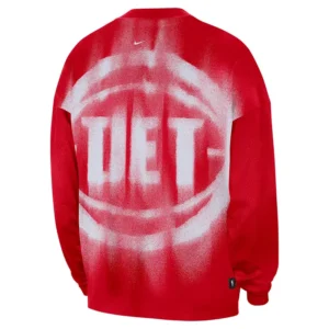 Areena Design <p>Shop the Nike x NBA Detroit Pistons 2026 Standard Issue Long Sleeve T-Shirt in Red Fleece, made for comfortable everyday wear, easy layering, game days, trav Nike x NBA Detroit Pistons 2026 Standard Issue Long Sleeve T-Shirt