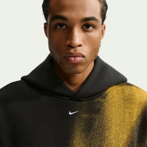 Areena Design <p>Shop the Nike x NBA Los Angeles Lakers 2026 Standard Issue Hoodie in Black Fleece, made for comfortable everyday wear, easy layering, game days, travel, wee Nike x NBA Los Angeles Lakers 2026 Standard Issue Hoodie