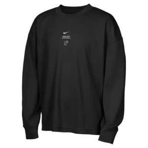 Areena Design <p>Shop the Nike x NBA Miami Heat 2026 Standard Issue Long Sleeve T-Shirt in Black Fleece, made for comfortable everyday wear, easy layering, game days, travel, Nike x NBA Miami Heat 2026 Standard Issue Long Sleeve T-Shirt