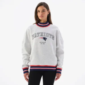 Areena Design <p>Show your team pride in this Heather Gray Fleece sweatshirt. Soft, versatile, and easy to style, it brings comfortable team spirit to game days, casual weekends, travel, and everyday layering with a polished athletic finish.</p> Off Season x NFL New England Patriots Mock Neck Sweatshirt