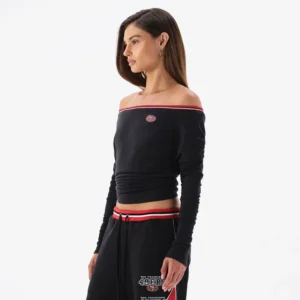 Areena Design <p>Show your team pride in this Black Fleece top. Soft, versatile, and easy to style, it brings comfortable team spirit to game days, casual weekends, travel, and everyday layering with a polished athletic finish.</p> Off Season x NFL San Francisco 49ers Off The Shoulder Long Sleeve Top