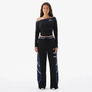 Areena Design <p>Show your team pride in this Black Fleece top. Soft, versatile, and easy to style, it brings comfortable team spirit to game days, casual weekends, travel, and everyday layering with a polished athletic finish.</p> Off Season x NFL Seattle Seahawks Off The Shoulder Long Sleeve Top