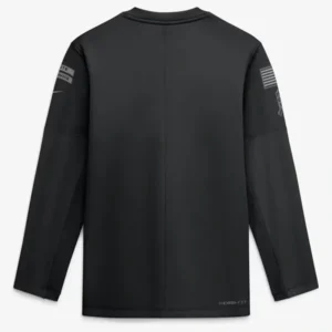Areena Design <p>Show your team pride in the Black Fleece Steelers 2026 Salute to Service Crewneck Sweatshirt with comfortable everyday style, versatile layering, and a confident fan</p> Steelers 2026 Salute to Service Black Crewneck Sweatshirt