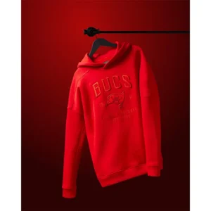 Areena Design <p>Show your team pride in the Red Fleece NFL Tampa Bay Buccaneers LTD. TerraBlend Red Hoodie with comfortable everyday style, versatile layering, and a confident fan-f</p> UNRL x NFL Tampa Bay Buccaneers LTD. TerraBlend Red Fleece Hoodie